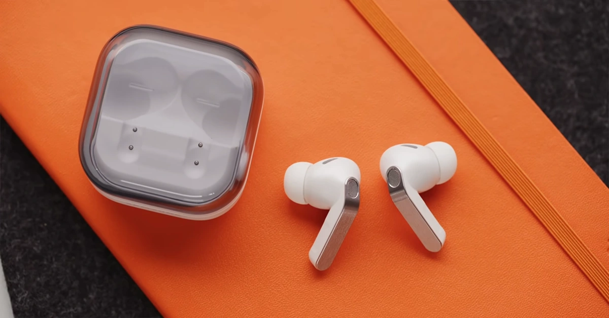 Alt Text: Samsung Galaxy Buds 4 Pro review 2026 — cube case with tinted lid open
